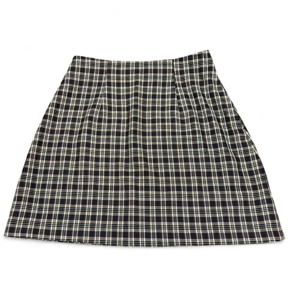 90s ZZ Michaels Plaid Black and Creme Mini Skirt